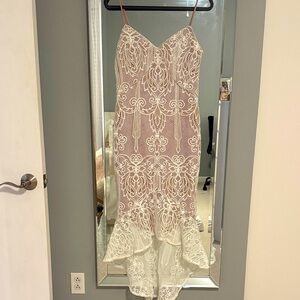 Elegant White Lace Dress. New. L